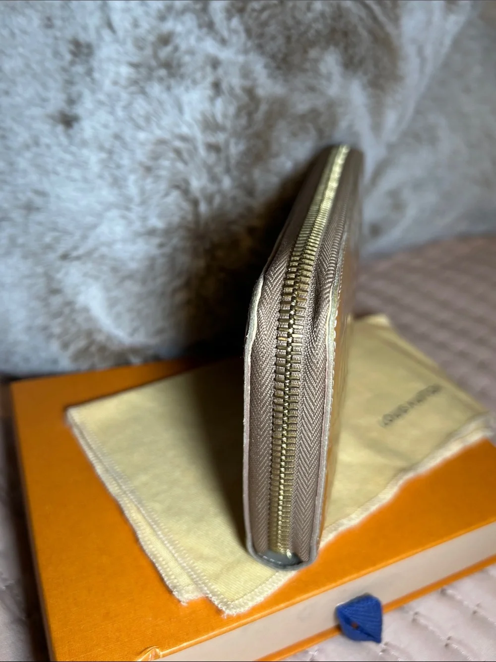 432. Louis Vuitton Monogram Vernis Zippy Wallet in GOLD